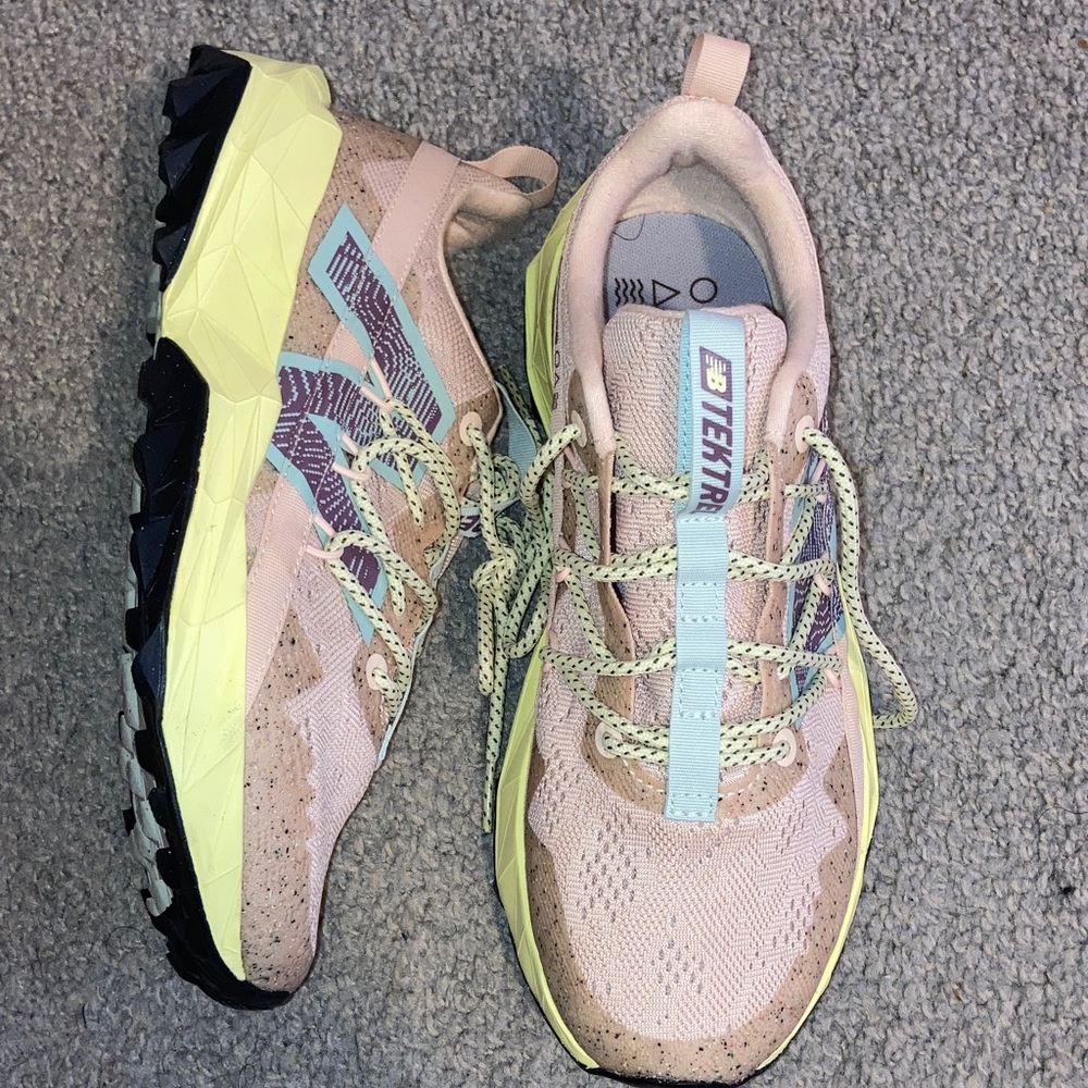 New Balance Women's Beige and Mint Athletic Shoes